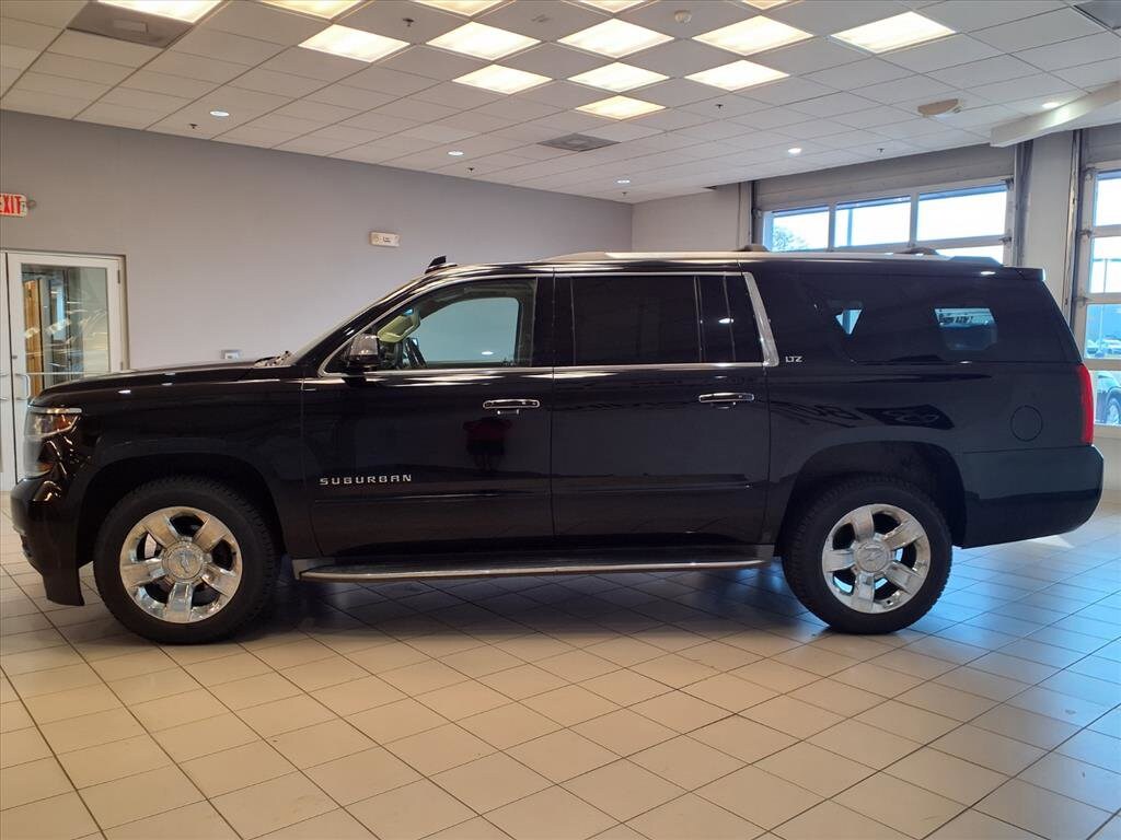 2016 Chevrolet Suburban LTZ photo 2
