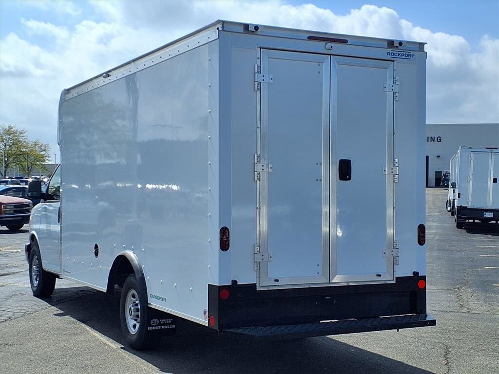 2025 Gmc Savana Cutaway 3500 photo 4