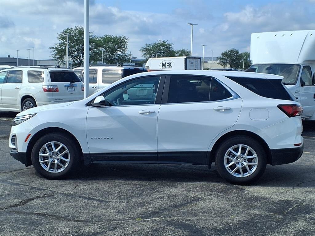 2023 Chevrolet Equinox LT photo 3