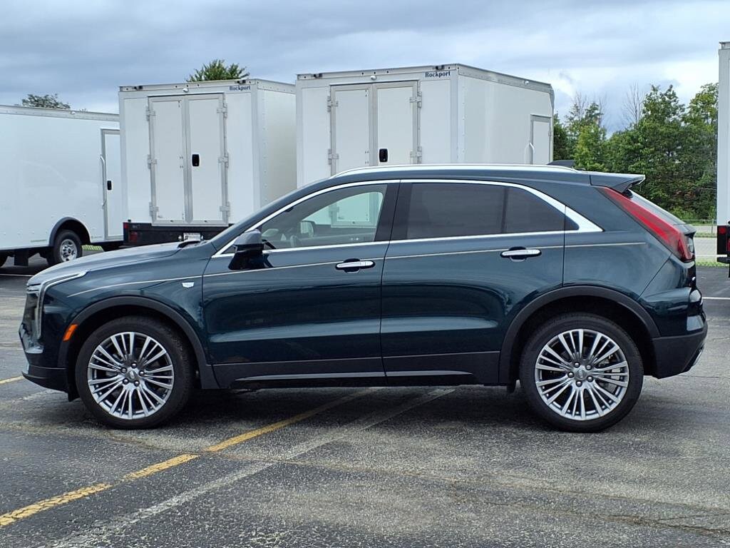 2024 Cadillac XT4 Premium Luxury photo 3