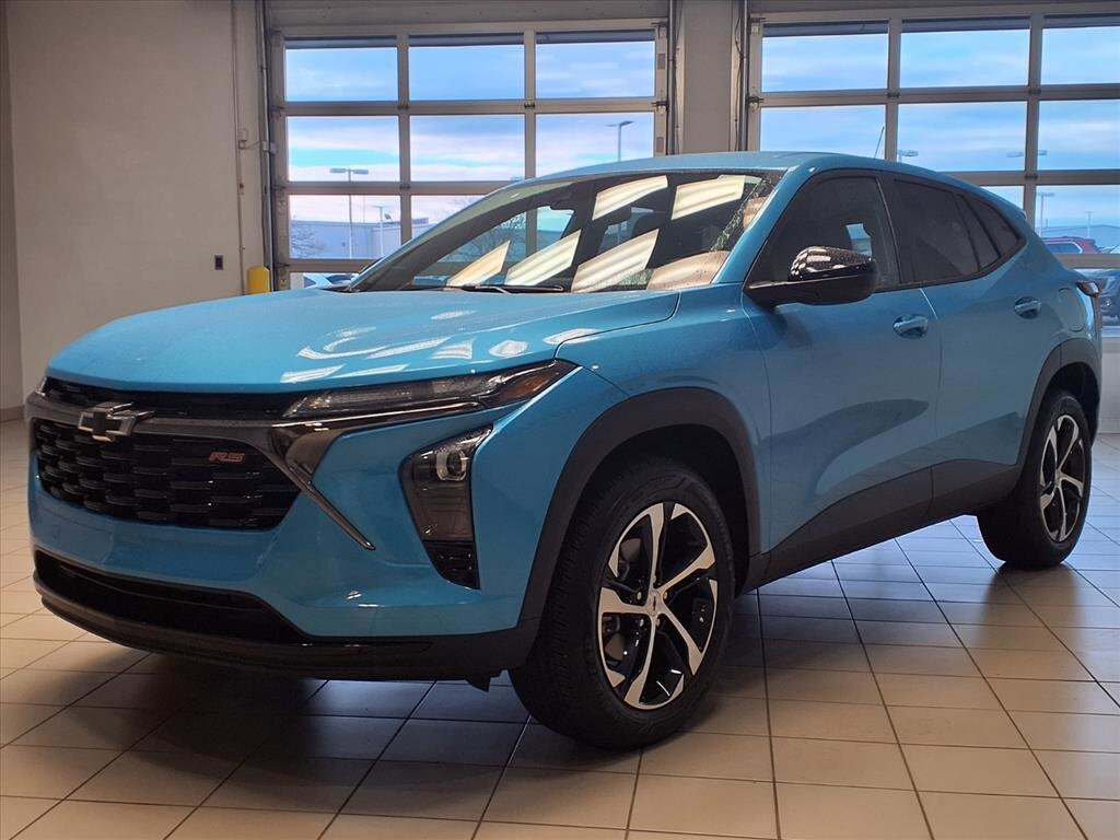 2025 Chevrolet Trax photo 2