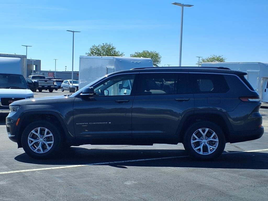 2022 Jeep Grand Cherokee Limited photo 3