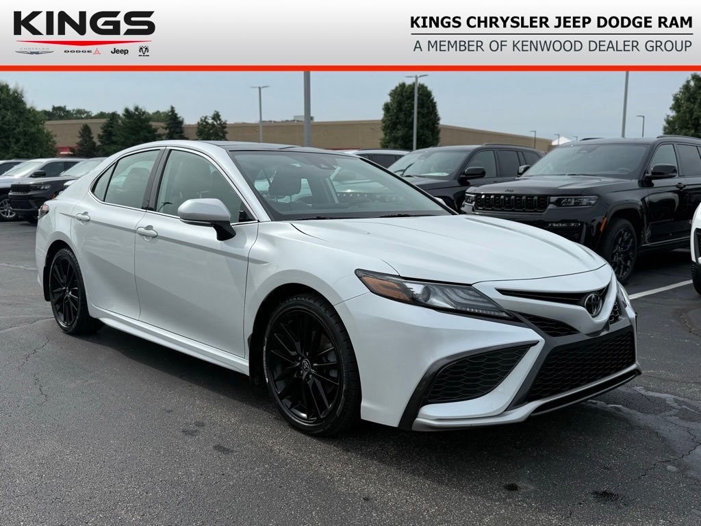 2021 Toyota Camry 2.5 Auto XSE's photo
