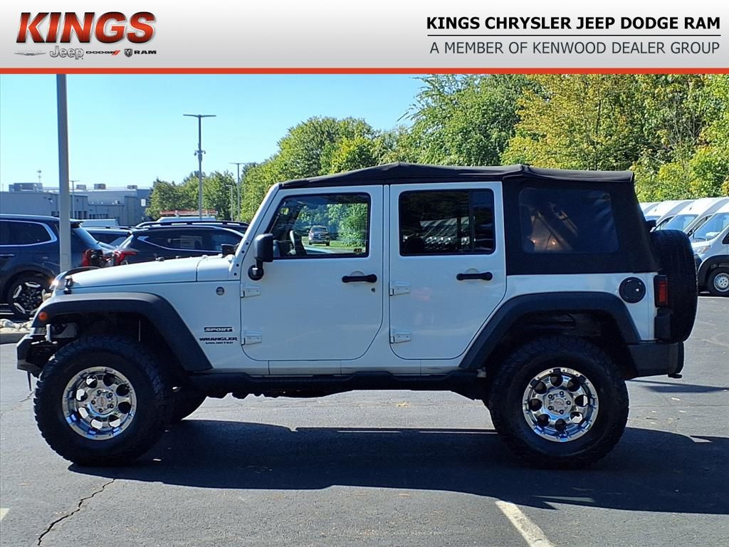 2010 Jeep Wrangler Unlimited Sport photo 3