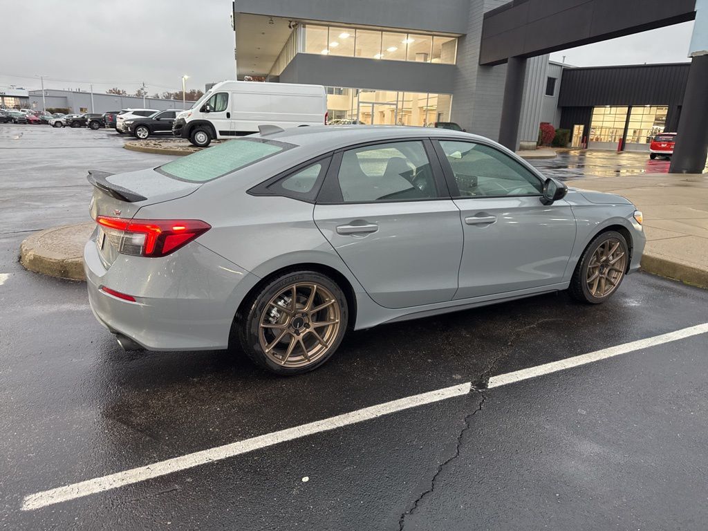 2025 Honda Civic Si photo 2