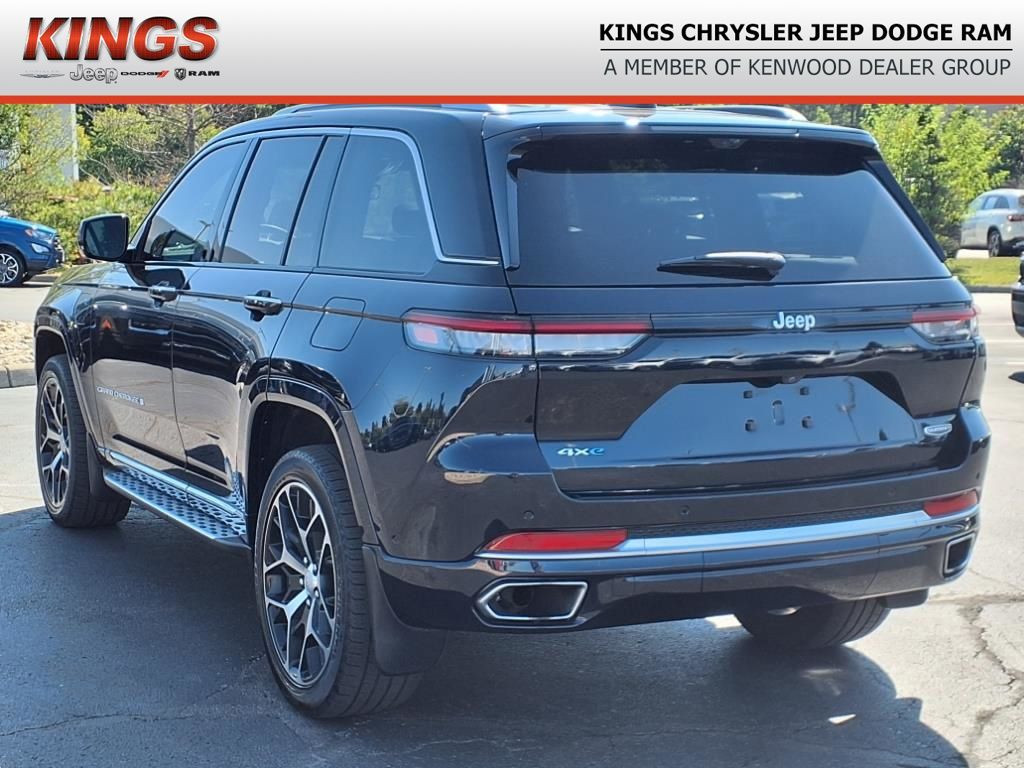 2022 Jeep Cherokee Summit 4xe photo 4
