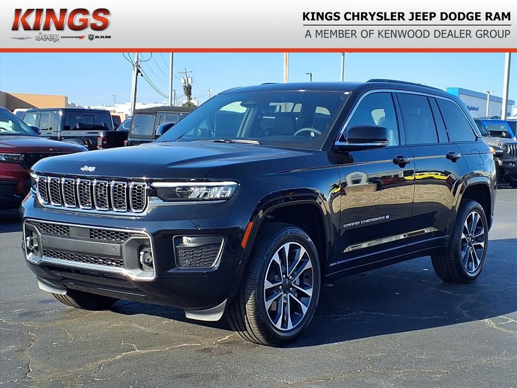 2025 Jeep Grand Cherokee Overland photo 2