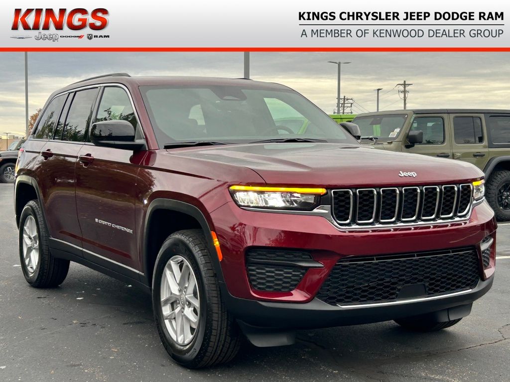 2025 Jeep Grand Cherokee Laredo's photo