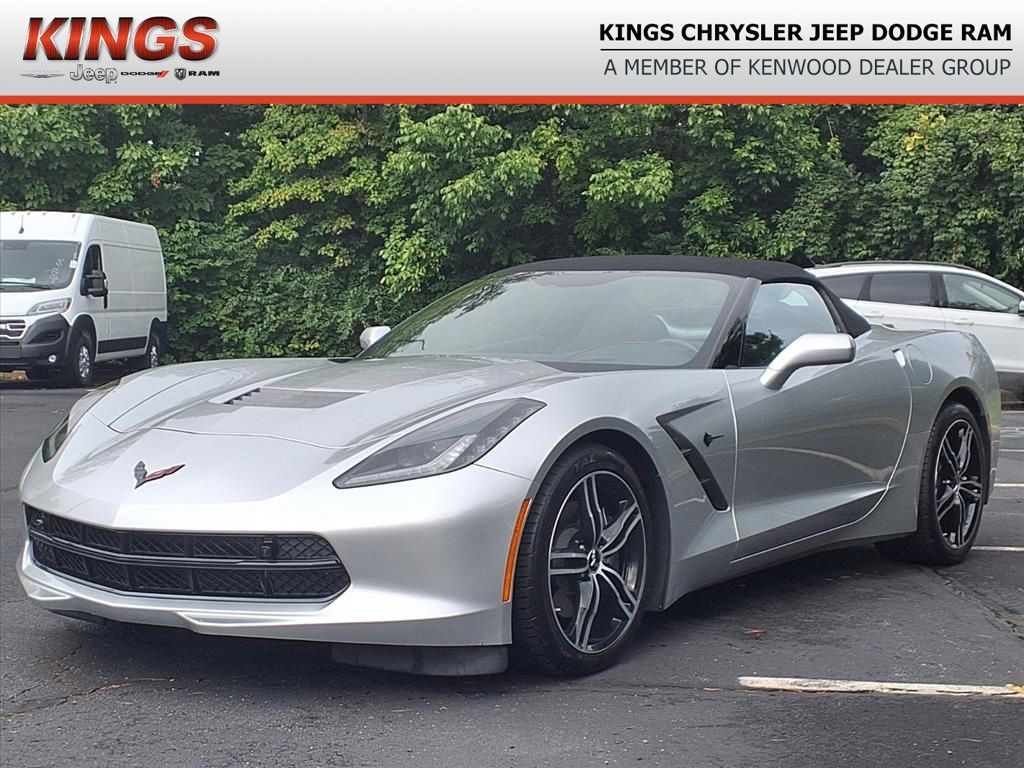 2016 Chevrolet Corvette Stingray 2LT Convertible photo 2