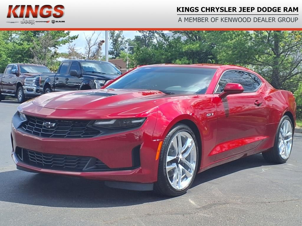 2022 Chevrolet Camaro LT1 photo 2