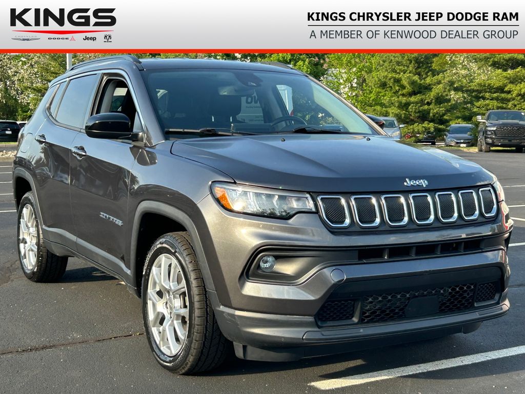2022 Jeep Compass Latitude Lux 4X4's photo