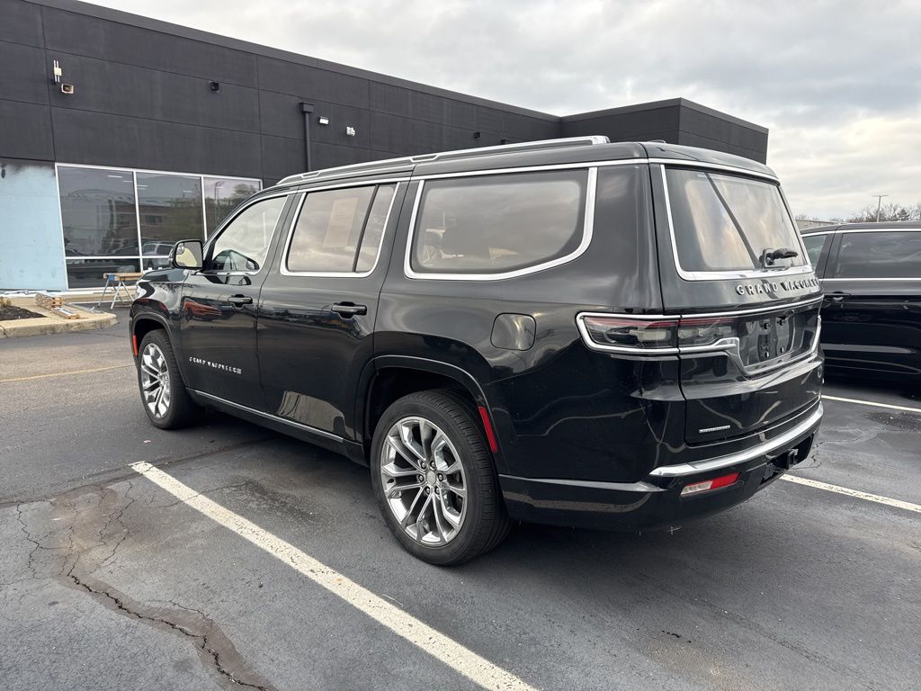 2022 Jeep Grand Wagoneer II photo 3