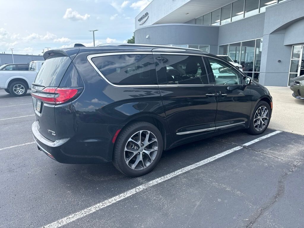 Used 2021 Chrysler Pacifica Limited Van Passenger Van