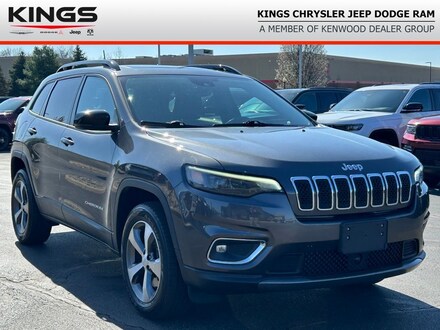 Featured 2022 Jeep Cherokee Limited SUV for sale in Cincinnati, OH