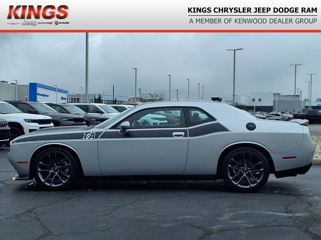 2023 Dodge Challenger R/T photo 3