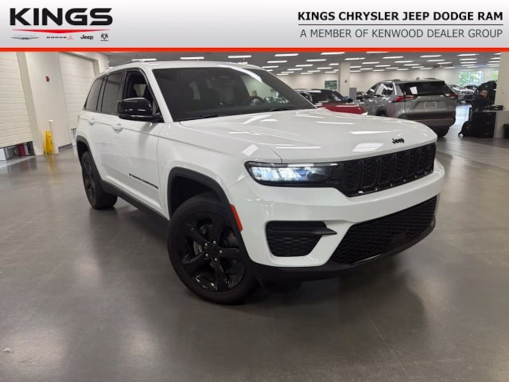 Used 2023 Jeep Grand Cherokee Laredo SUV