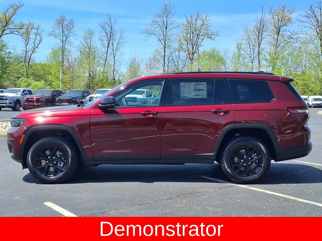 2025 Jeep Grand Cherokee Altitude X photo 3