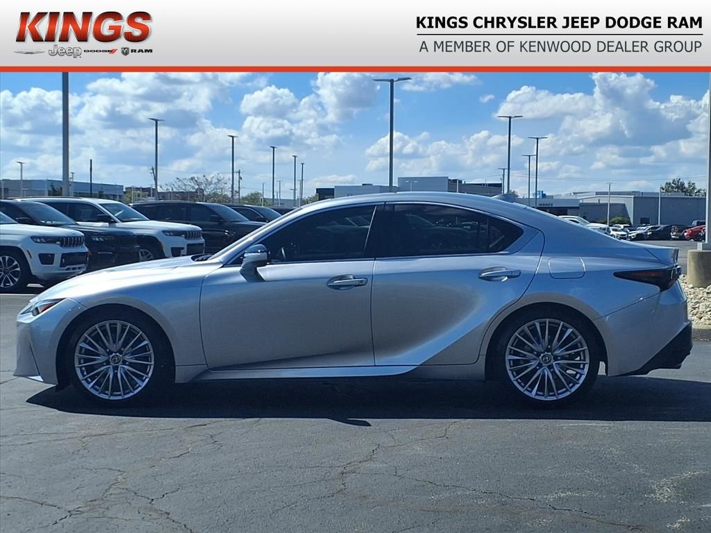 2023 Lexus IS 300 photo 3