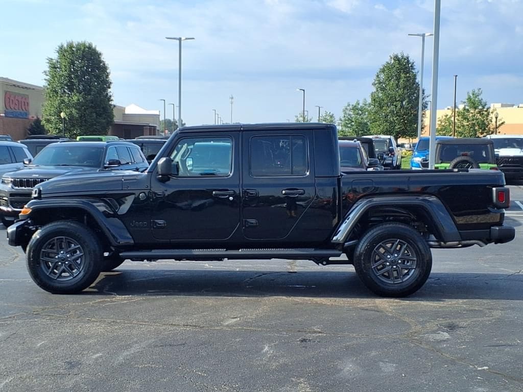New 2025 Jeep Gladiator Sport S Pickup