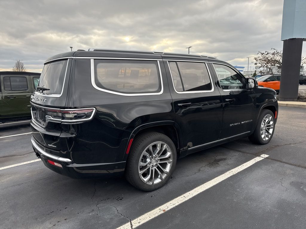 2022 Jeep Grand Wagoneer II photo 2