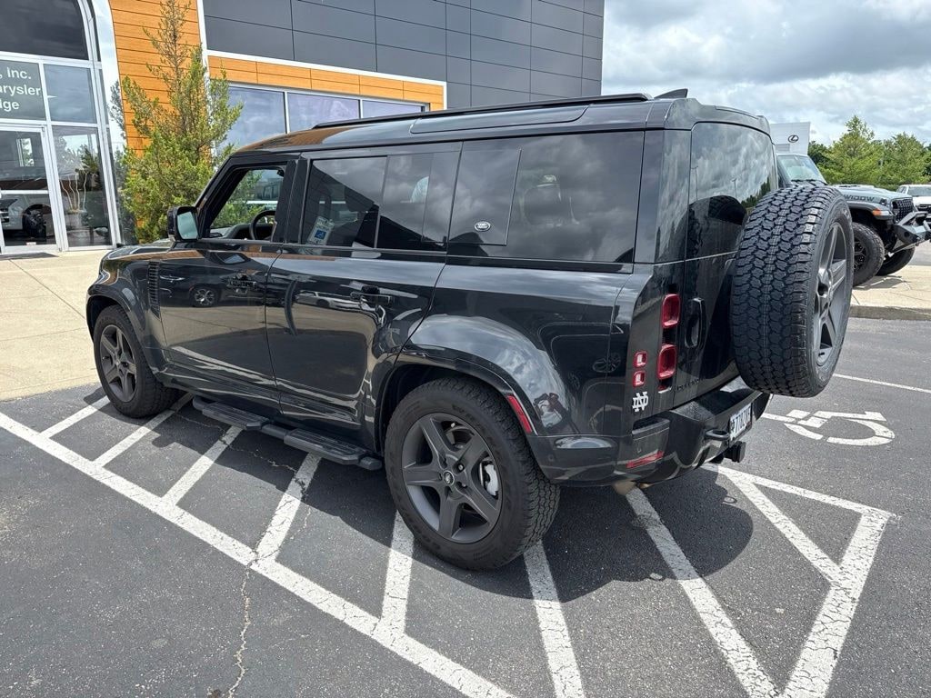 Used 2024 Land Rover Defender 110 X-Dynamic SE SUV
