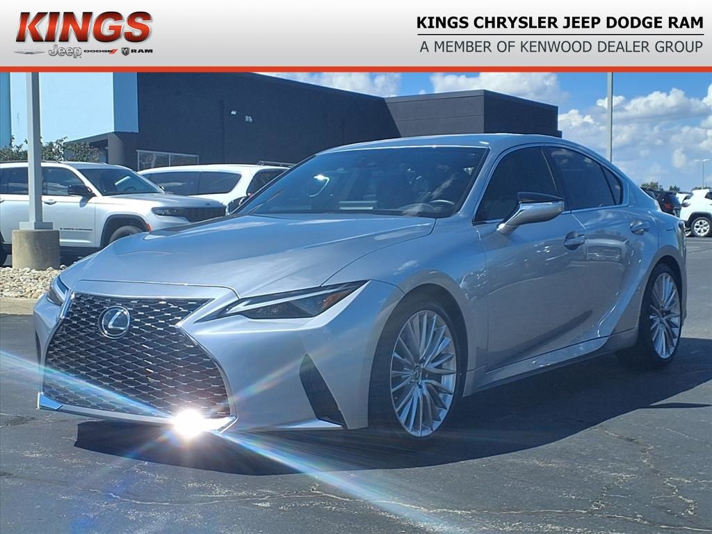 2023 Lexus IS 300 photo 2