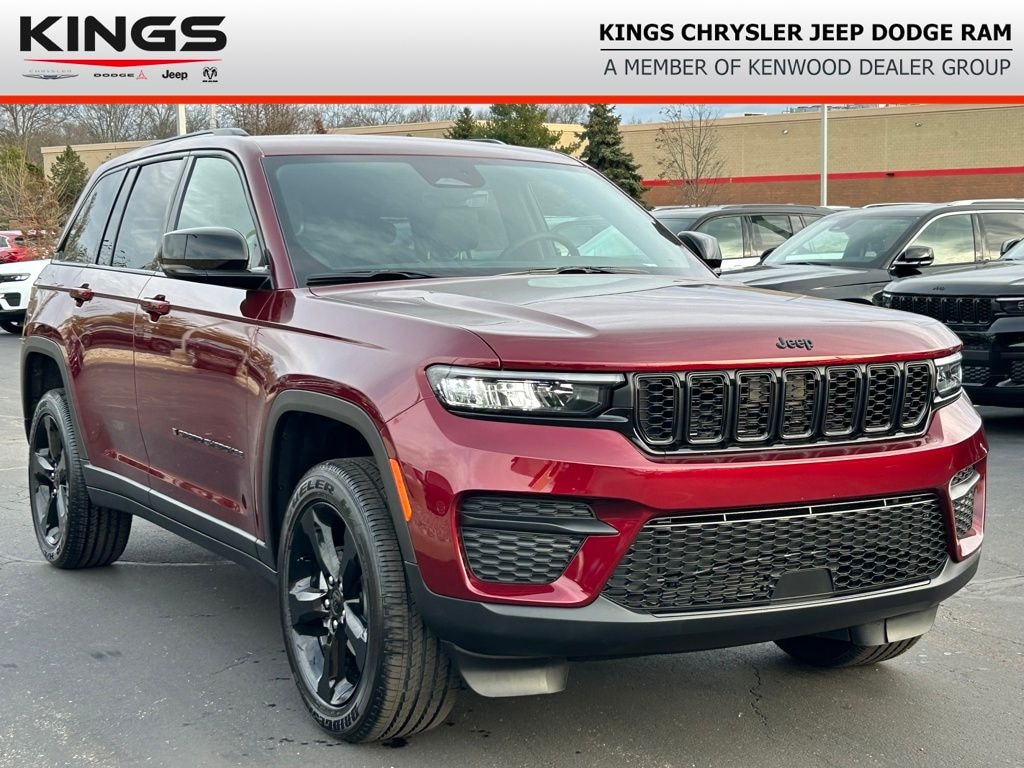 New 2025 Jeep Grand Cherokee Laredo Sport Utility