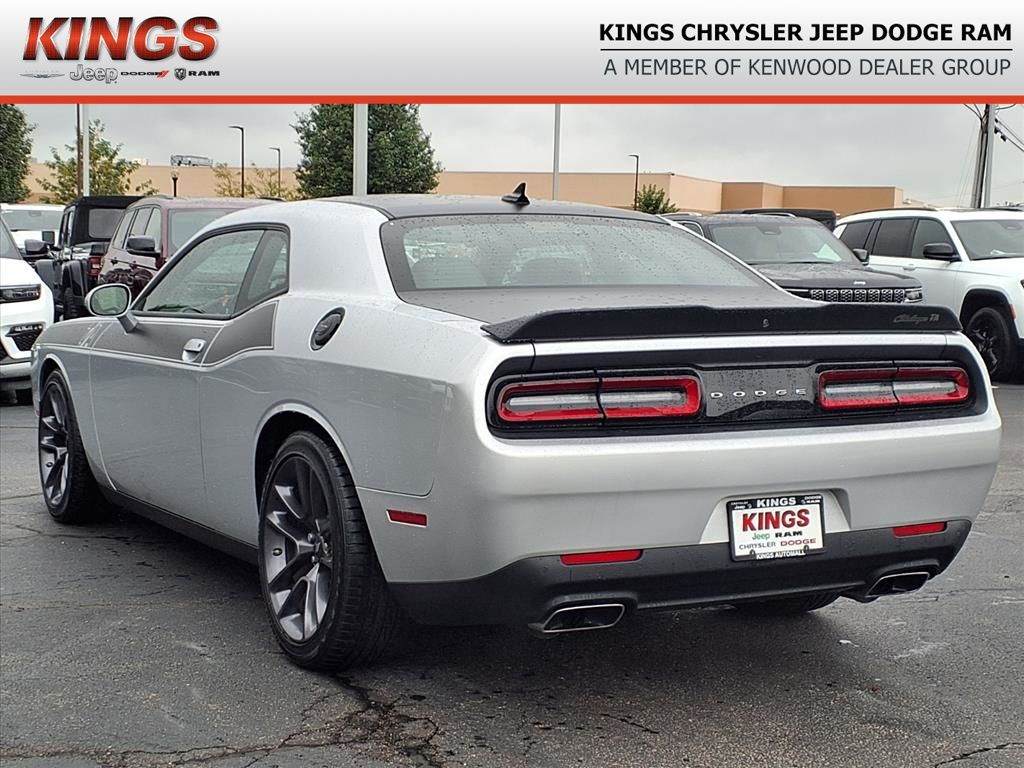 2023 Dodge Challenger R/T photo 4