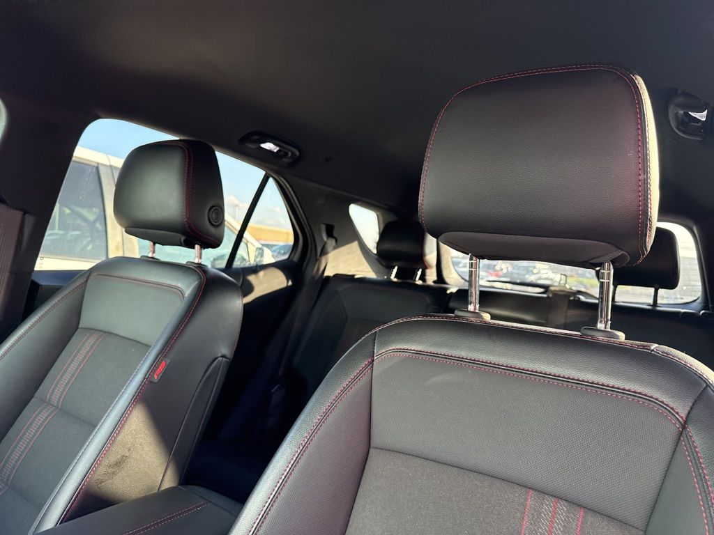 2023 Chevrolet Equinox RS photo 3