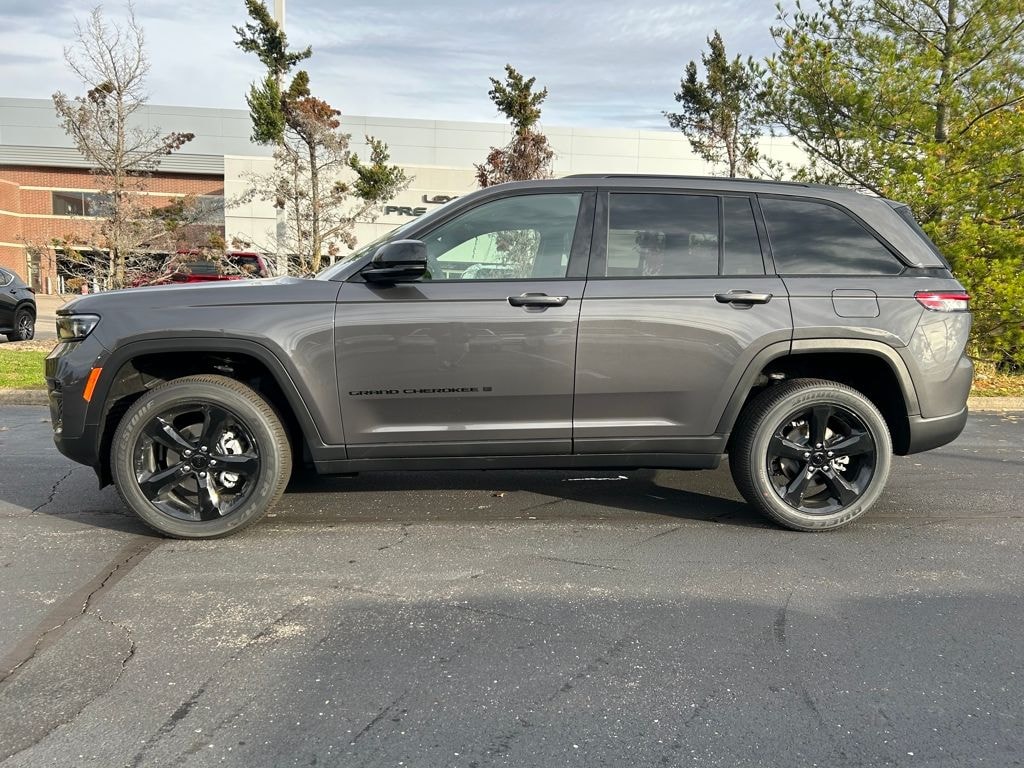 New 2025 Jeep Grand Cherokee Altitude X Sport Utility