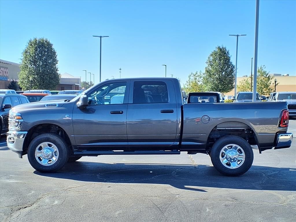 2025 RAM 2500 Tradesman - Photo 3