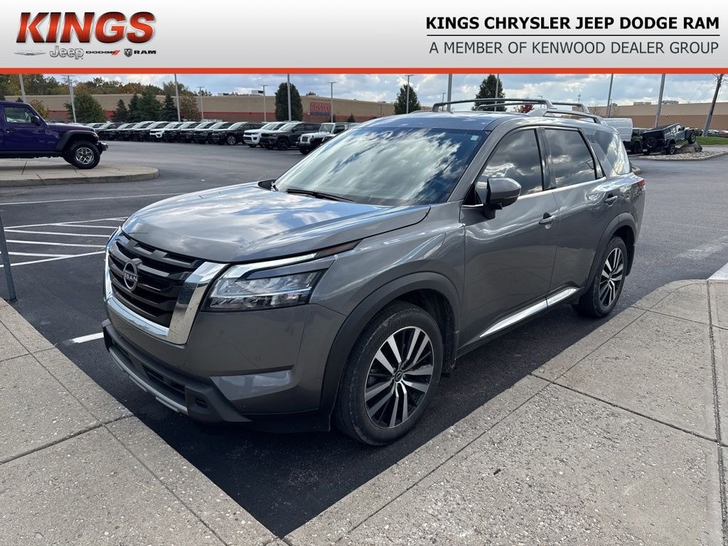 Used 2024 Nissan Pathfinder Platinum SUV