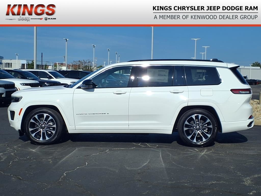 2025 Jeep Grand Cherokee Overland photo 3