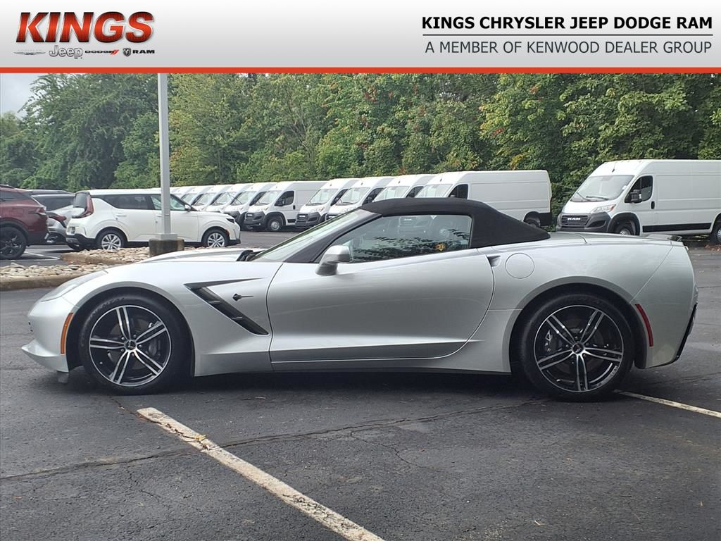 2016 Chevrolet Corvette Stingray 2LT Convertible photo 3