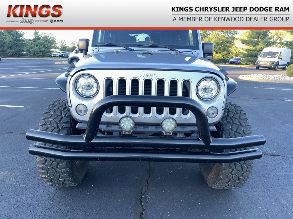 2018 Jeep Wrangler Sahara photo 2