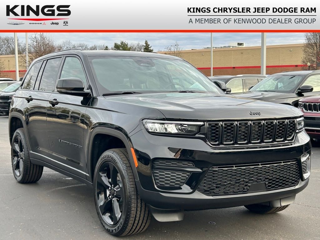 New 2025 Jeep Grand Cherokee Laredo Sport Utility