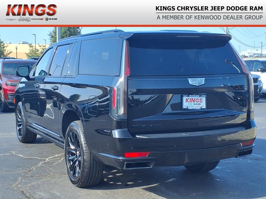2022 Cadillac Escalade ESV Sport Platinum photo 4