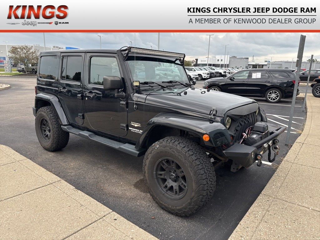 2013 Jeep Wrangler Unlimited Sahara photo 2