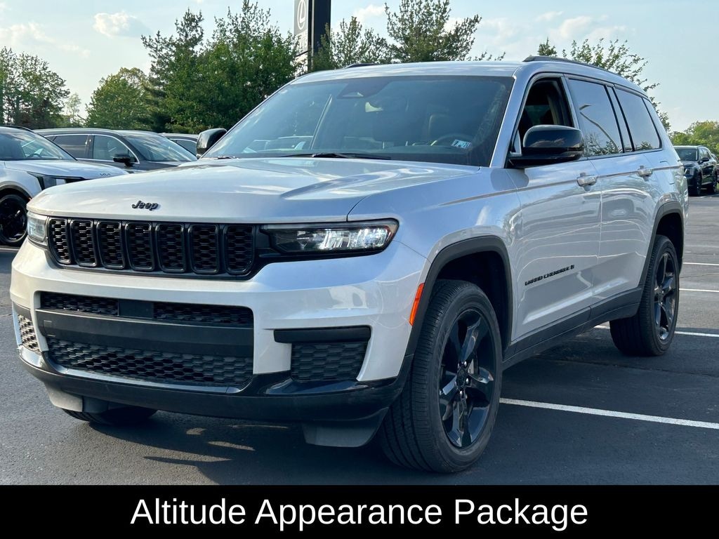 Used 2023 Jeep Grand Cherokee L Laredo SUV