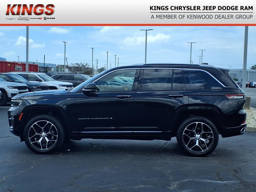 2022 Jeep Grand Cherokee Summit Reserve photo 3