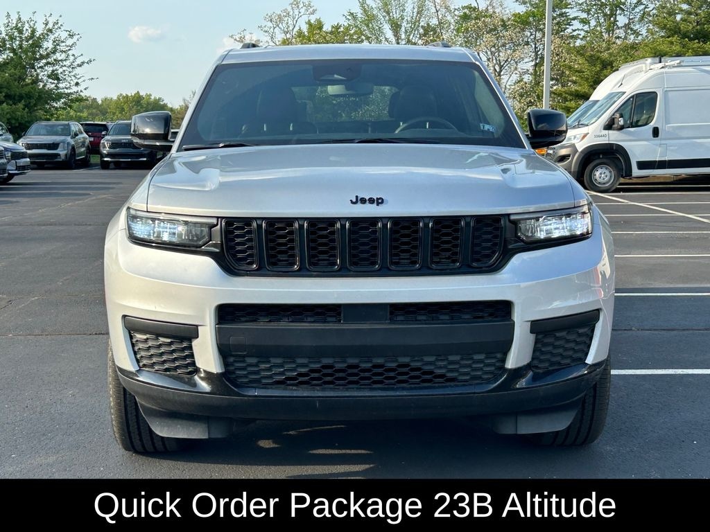 Used 2023 Jeep Grand Cherokee L Laredo SUV