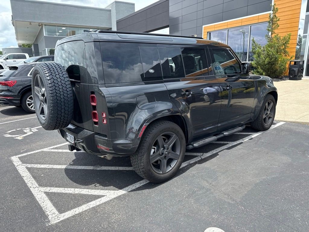 Used 2024 Land Rover Defender 110 X-Dynamic SE SUV