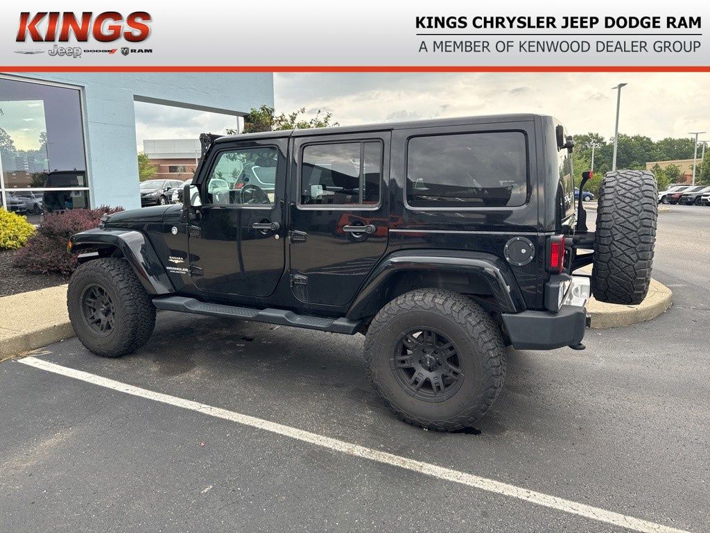 2013 Jeep Wrangler Unlimited Sahara photo 4