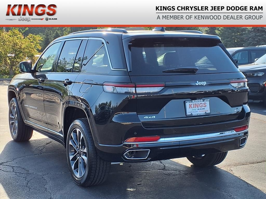 2025 Jeep Grand Cherokee Overland photo 4