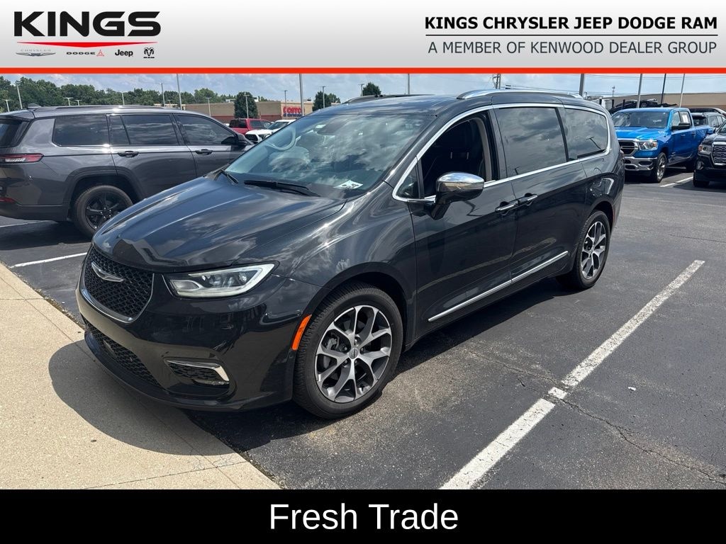 Used 2021 Chrysler Pacifica Limited Van Passenger Van