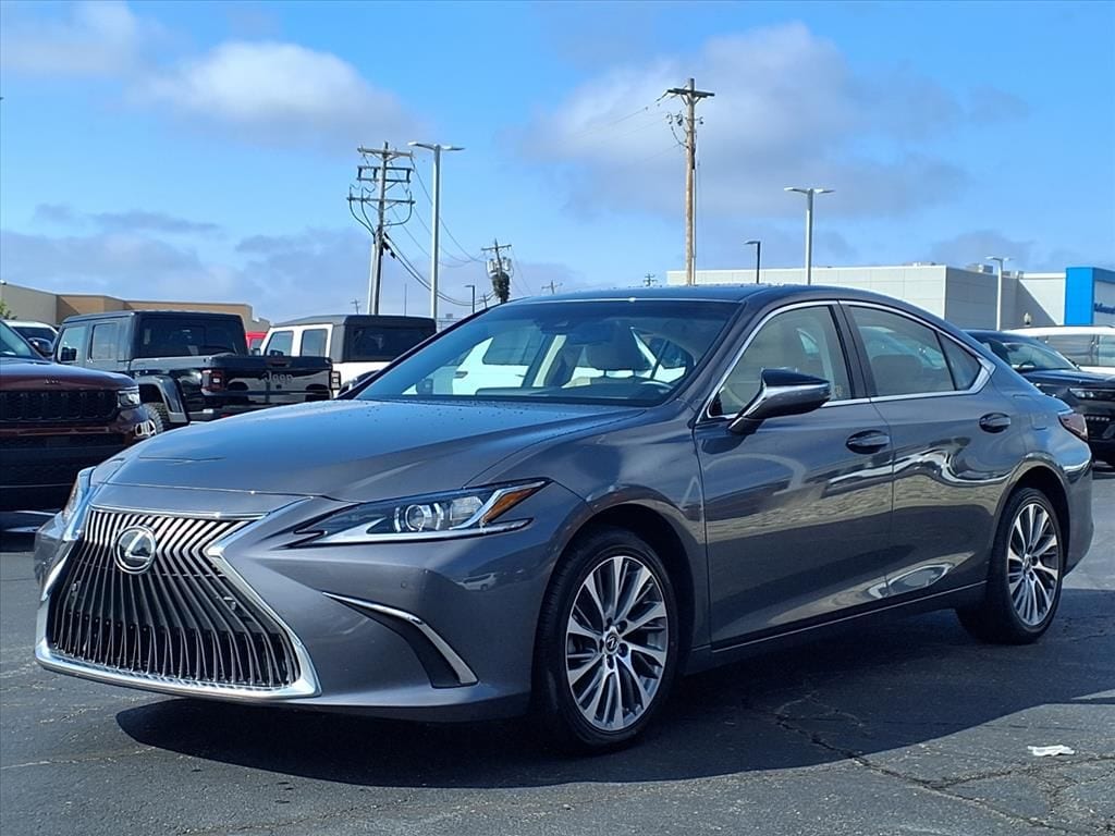 Used 2021 Lexus ES 250 Sedan
