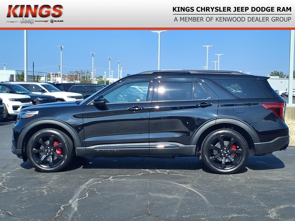 2023 Ford Explorer ST photo 3
