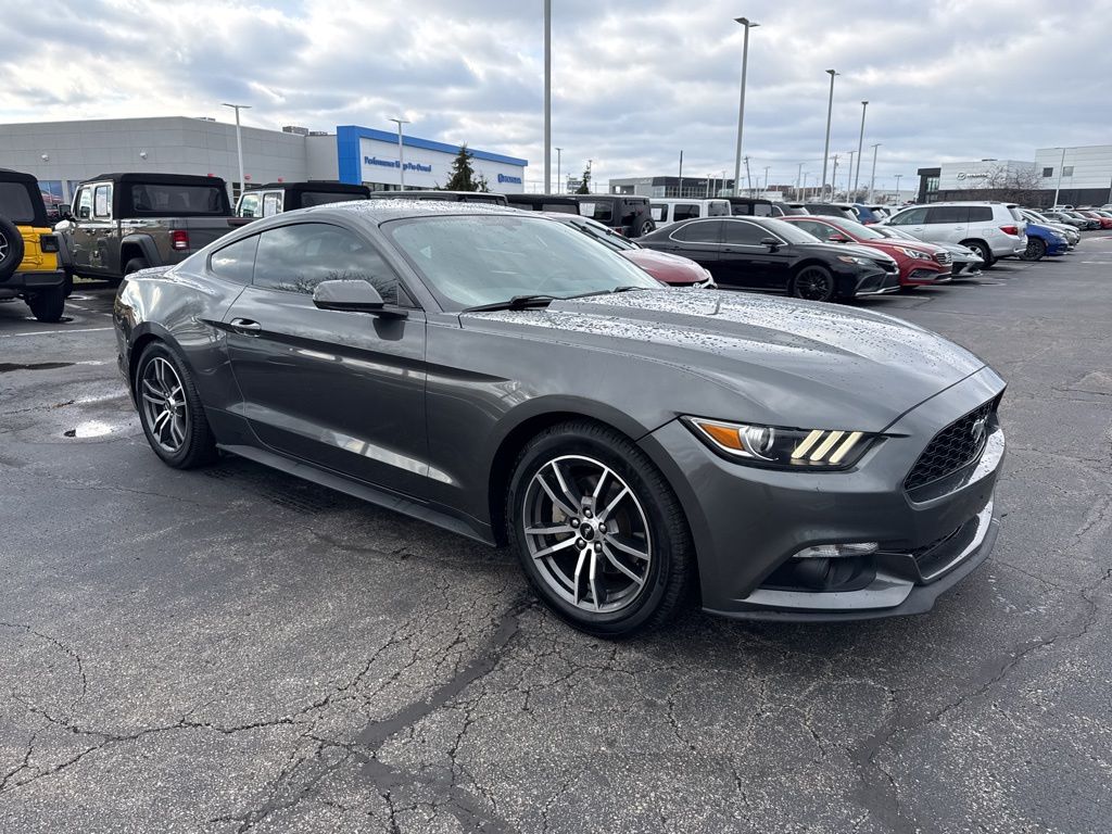 2017 Ford Mustang EcoBoost photo 3