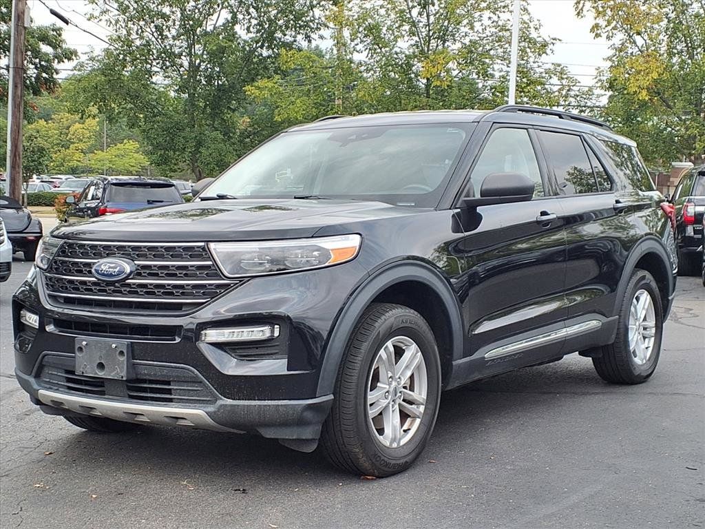 2020 Ford Explorer XLT photo 2