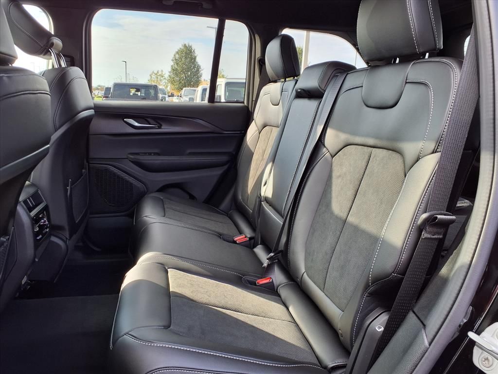 2025 Jeep Grand Cherokee Altitude - Photo 10